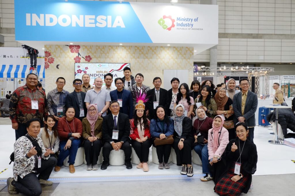 Pavilun Halal Indonesia pada pameran the 7th Japan International Food & Beverage Expo (JFEX) Winter 2025 di Makuhari Messe, Chiba, Jepang. /Kemenperin