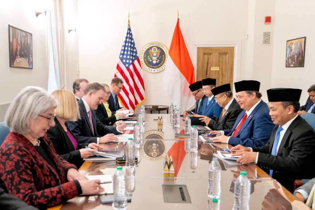 Pertemuan antara Menteri Koordinator Bidang Perekonomian Airlangga Hartarto dengan United States Trade Representative (USTR) Ambassador Jamieson Greer, Senin (22/12/2025) di Washington D.C. /Kemenko Perekonomian
