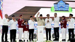 Presiden Prabowo Subianto saat meresmikan 166 sekolah rakyat yang tersebar di 34 provinsi dan 131 kabupaten/kota di Indonesia. /BPMI