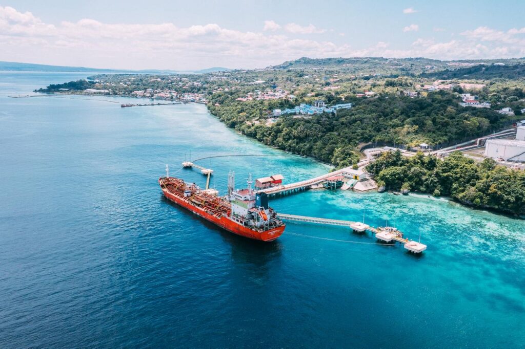 Armada Pertamina International Shipping (PIS). Nonstop dukung ketahanan energi, PIS angkut 170 miliar liter BBM & LPG pada 2025. /PIS