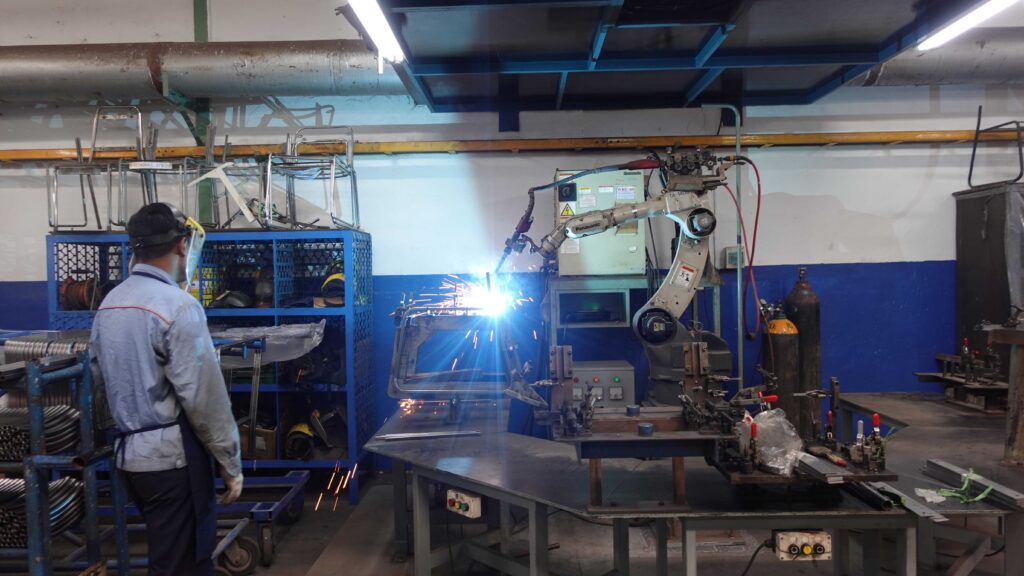 Pabrik CINT. Chitose menatap 2026 dengan optimisme melalui efisiensi, modernisasi pabrik, dan penguatan segmen pendidikan nasional. /CINT