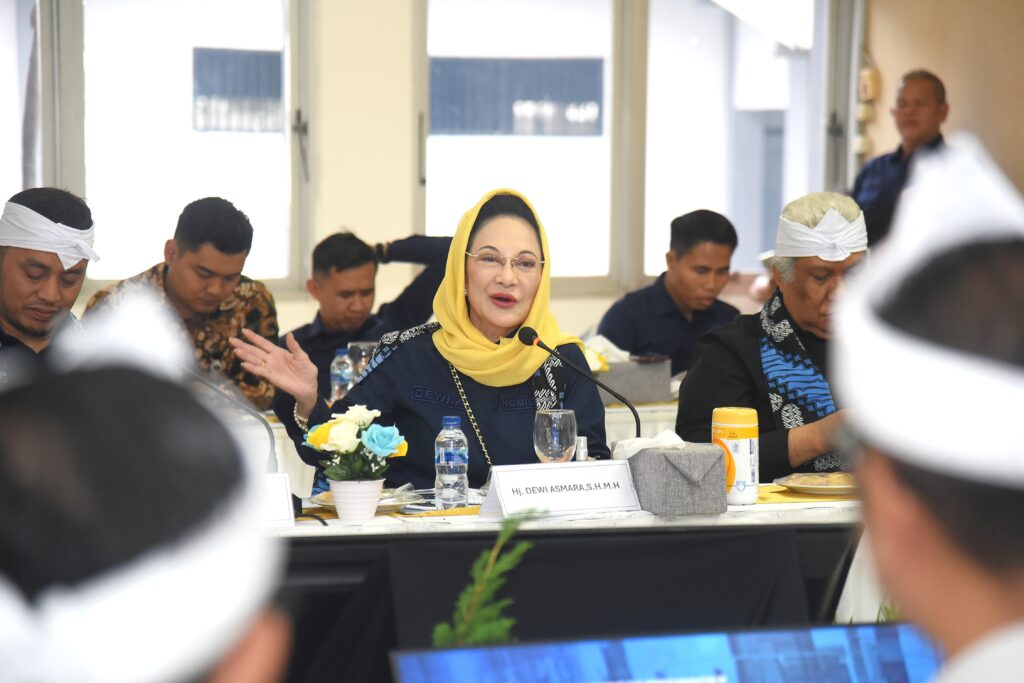 Wakil Ketua Komisi XIII DPR RI, Dewi Asmara saat kunjungan kerja komiai XIII dengan Kakanwil Ditjen Permasyarakatan Jawa Barat beserta jajaran di Bandung, Kamis (22/1/2026). Komisi XIII DPR menilai pembenahan pemasyarakatan mendesak demi efektivitas penerapan KUHP dan KUHAP baru. /DPR-Arief/Mahendra