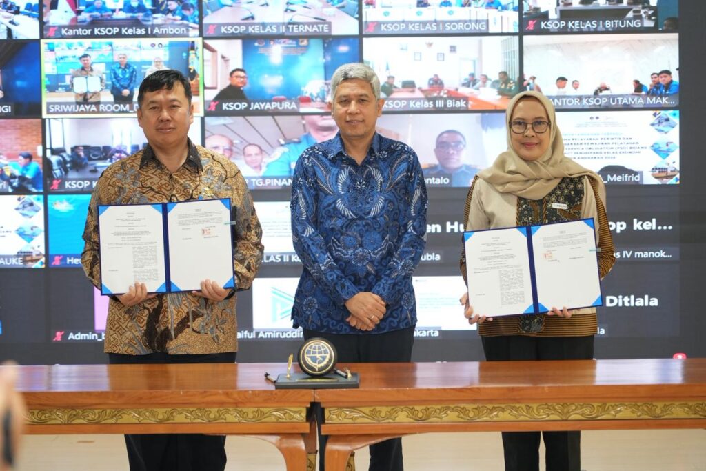 Penandatanganan kerja sama terpadu Penyelenggaraan Pelayaran Perintis dan Kewajiban Pelayanan Publik Angkutan Laut Penumpang Kelas Ekonomi Tahun Anggaran 2026 antara Pelni dengan Kementerian Perhubungan, Rabu (31/12/2025).