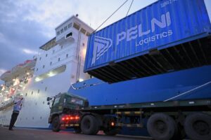 Kegiatan bongkar muat barang di pelabuhan. /Pelni