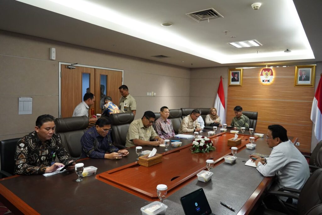 Menteri Perumahan dan Kawasan Permukiman (PKP) Maruarar Sirait melakukan konsultasi dengan Komisi Pemberantasan Korupsi (KPK) terkait rencana pembangunan rumah susun subsidi di kawasan Meikarta, Kabupaten Bekasi, Jawa Barat, Rabu (21/1/2026). Konsultasi yang berlangsung di Gedung Merah Putih KPK, Jakarta itu untuk memastikan pembangunan rusun subsidi Meikarta memiliki kepastian hukum dan tata kelola antikorupsi. /Kementerian PKP