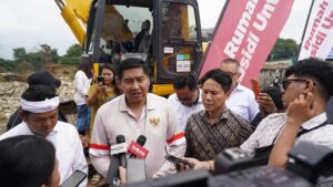 Menteri Perumahan dan Kawasan Permukiman (PKP) Maruarar Sirait usai memantau tahapan awal pembangunan rumah susun (rusun) subsidi di kawasan Meikarta, Kabupaten Bekasi, Kamis (29/1/2026). Pembangunan rusun subsidi Meikarta diharapkan menjadi solusi hunian terjangkau bagi pekerja kawasan industri Bekasi. /Kementerian PKP