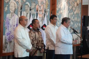 Menteri Koordinator Bidang Perekonomian Airlangga Hartarto dalam keterangan pers di Wisma Danantara, Jumat (30/1/2026). Pemerintah menegaskan reformasi pasar modal sebagai respons koreksi IHSG guna memperkuat kepercayaan dan daya saing. /Danantara