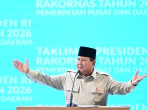 Presiden Prabowo Subianto pada Rapat Koordinasi Nasional (Rakornas) Pemerintah Pusat dan Daerah Tahun 2026 yang digelar di Sentul International Convention Center (SICC), Kabupaten Bogor, Jawa Barat, Senin (2/2/2026). Presiden menegaskan kepemimpinan jujur, adil, dan berorientasi rakyat sebagai fondasi pemerintahan nasional. /BPMI Setpres