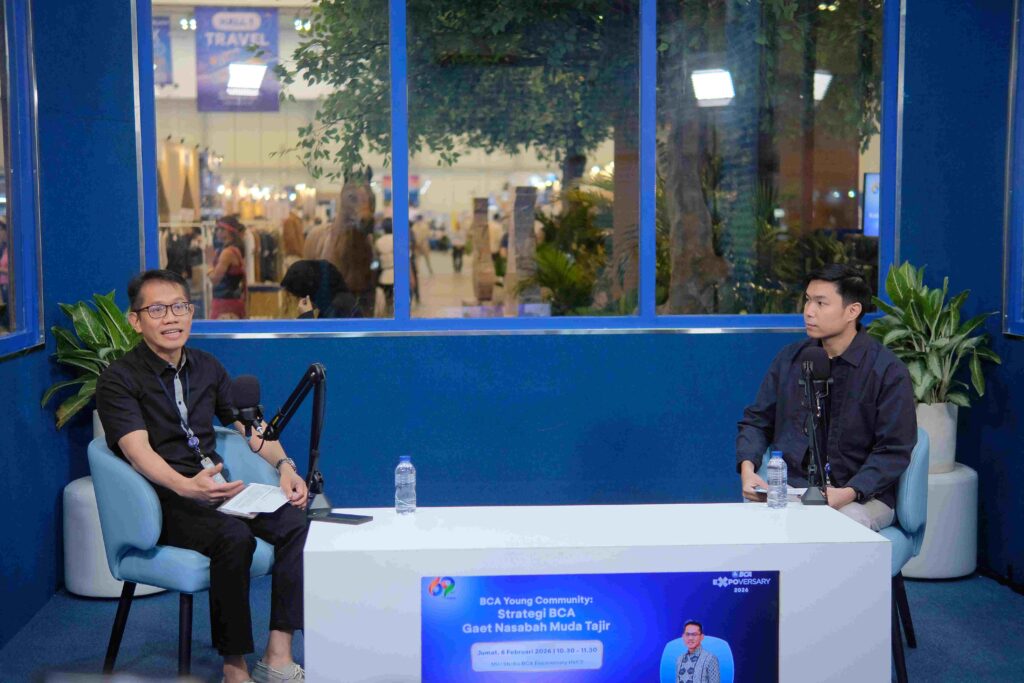 Yudhi Darmadhi, Senior Vice President Individual Business Management BCA, mengungkapkan strategi gaet nasabah tajir muda gabung BCA Young Community pada siniar di mini studio BCA Expoversary 2026 di ICE BSD, Tangerang, Banten, Jumat (6/2/2026). BCA Young Community (BYC) adalah komunitas bagi nasabah muda BCA Solitaire & Prioritas untuk dapat saling berinteraksi dengan nasabah muda lain, dan mendapatkan insight seputar dunia bisnis dan investasi. Saat ini, komunitas ini telah memiliki lebih dari 10.000 anggota. /BCA