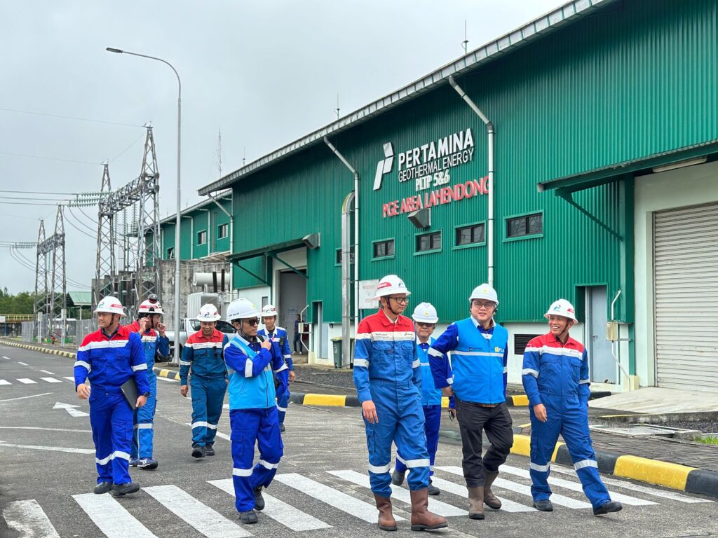 Kunjungan PT Perusahaan Listrik Negara (Persero) ke Area Lahendong milik PT Pertamina Geothermal Energy Tbk (PGE) di Tomohon, Sulawesi Utara, Kamis (12/2/2026). Sinergi PGE dan PLN percepat transisi energi bersih nasional. /PGE