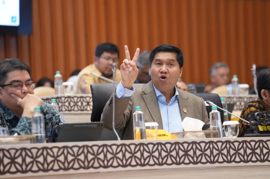 Menteri Perumahan dan Kawasan Permukiman (PKP) Maruarar Sirait saat rapat kerja dengan Komisi V DPR. Capaian tertinggi PKP, anggaran optimal, pembiayaan meningkat, dukungan DPR berlanjut 2026. /Kementerian PKP
