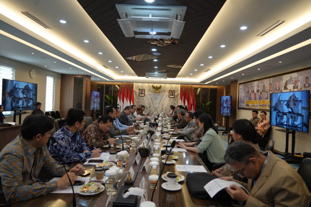 Pertemuan Menteri Koordinator Bidang Perekonomian Airlangga Hartarto dengan investor institusional di Jakarta, Selasa (4/2/2026). Pemerintah menegaskan komitmen menjaga stabilitas ekonomi dan memperkuat kepercayaan investor di tengah dinamika global. /Kemenko Perekonomian-ZKI