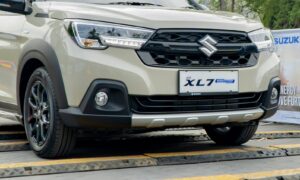 New XL7 Hybrid. Pemeriksaan kaki-kaki mobil pasca mudik penting menjaga kenyamanan, stabilitas, dan keselamatan berkendara optimal sehari-hari. /Suzuki