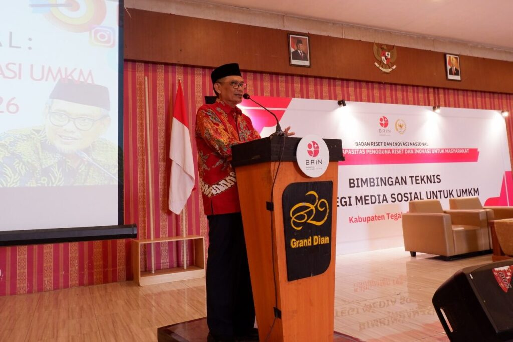 Anggota Dewan Perwakilan Rakyat Komisi X Abdul Fikri Faqih saat menjadi narasumber bimbingan teknis UMKM di Grand Dian Hotel, Kamis (5/3/2026). Konflik Iran-Israel berdampak pada ekspor sarung Tegal, DPR dorong diversifikasi pasar dan digitalisasi. /PKS