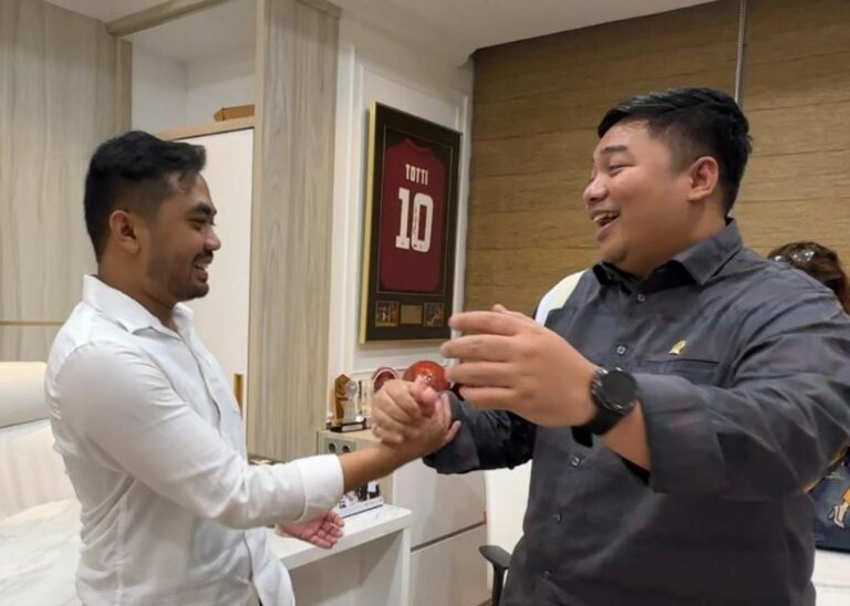 Ketua Umum Gekrafs Kawendra Lukistian bersama Amsal Sitepu. Amsal dipercaya pimpin Gekrafs Karo dorong kebangkitan ekonomi kreatif daerah pasca bebas. /Gekrafs