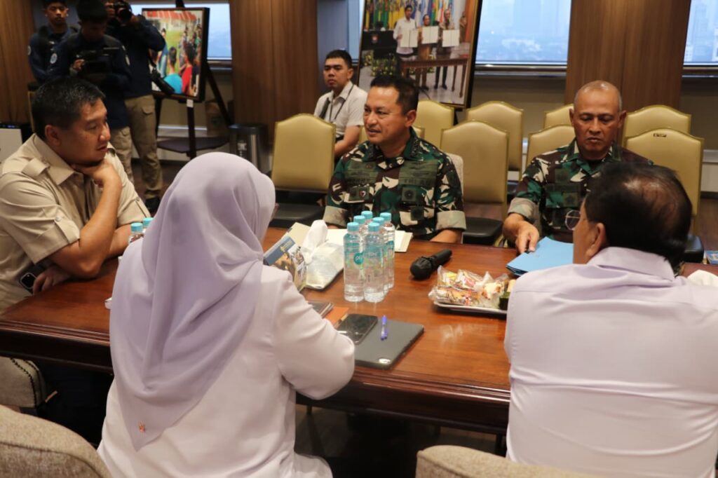 Pertemuan Menteri Perumahan dan Kawasan Permukiman (PKP) Maruarar Sirait dan Kepala Staf Angkatan Udara Tonny Harjono di Jakarta. Pembangunan rusun TNI AU diharapkan penuhi kebutuhan hunian prajurit secara cepat. /PKP