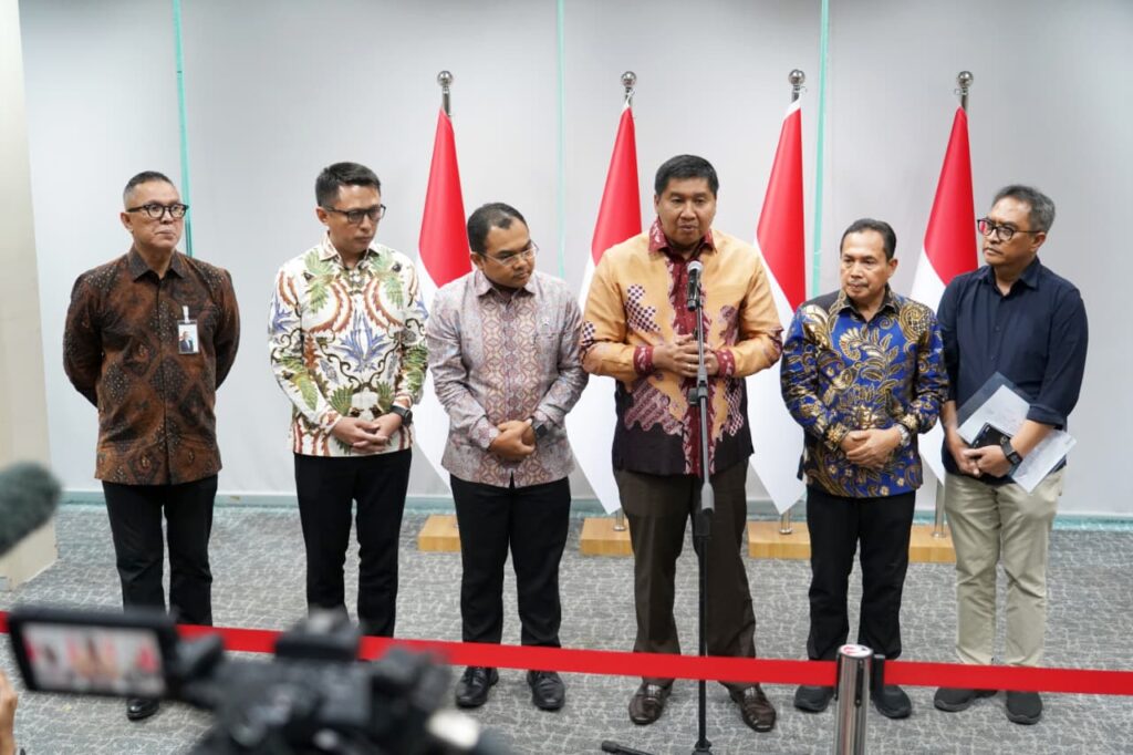 Menteri Perumahan dan Kawasan Permukiman (PKP) Maruarar Sirait usai rapat bersama para pemangku kepentingan membahas salah satunya terkait lahan di Tanah Abang. Tiga lahan Tanah Abang dipastikan aset negara untuk mendukung pembangunan hunian rakyat perkotaan. /PKP
