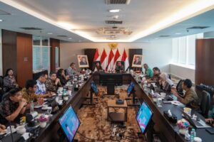 Kementerian Perumahan dan Kawasan Permukiman (PKP) bersama Lembaga Kebijakan Pengadaan Barang/Jasa Pemerintah (LKPP) membahas sinkronisasi kebijakan pelaksanaan bantuan pemerintah di sektor perumahan agar pelaksanaan program rakyat lebih efektif. /PKP