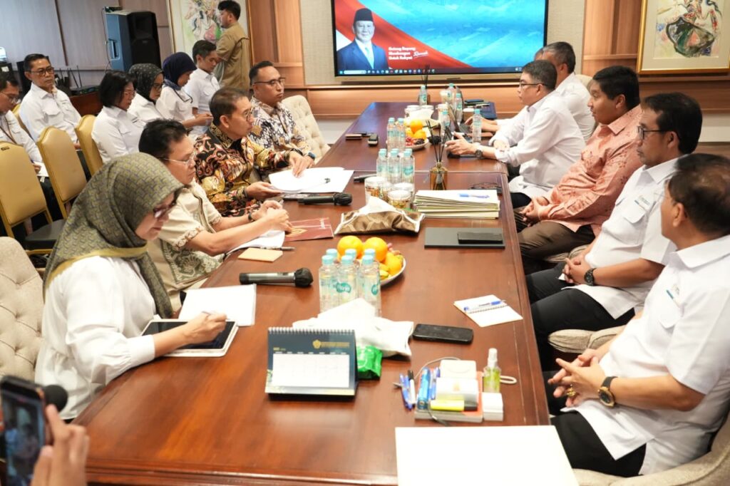 Pertemuan Menteri Perumahan dan Kawasan Permukiman (PKP) Maruarar Sirait dengan Menteri Kebudayaan Fadli Zon di Jakarta, Senin (18/5/2026). Kementerian PKP menyiapkan bantuan rumah pekerja seni dan revitalisasi rumah adat untuk pelestarian budaya nasional. /PKP