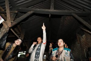 Menteri Perumahan dan Kawasan Permukiman (PKP) Maruarar Sirait saat meluncurkan Program Bantuan Stimulan Perumahan Swadaya (BSPS) atau bedah rumah Regional Bali, Nusa Tenggara, Maluku, dan Maluku Utara di Posyandu Anggrek, Kabupaten Lombok Barat, Nusa Tenggara Barat, Selasa (19/05/2026). Program BSPS regional diharapkan memperluas akses hunian layak dan memperkuat tata kelola perumahan. /PKP