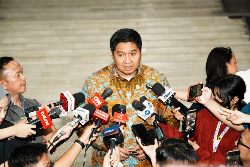 Menteri Perumahan dan Kawasan Permukiman (PKP) Maruarar Sirait. Pemerintah mempercepat pembangunan hunian tetap korban bencana untuk mendukung pemulihan daerah. /PKP
