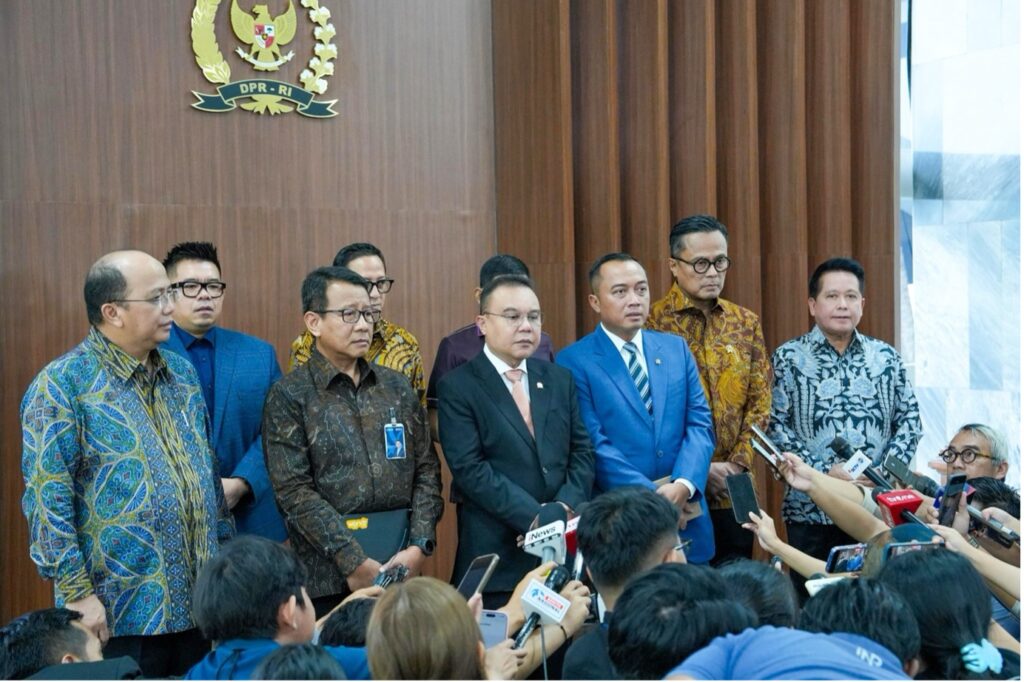 Pertemuan Wakil Ketua DPR RI Sufmi Dasco Ahmad, Menteri Sekretaris Negara Prasetyo Hadi, COO BPI Danantara Dony Oskaria, Direktur Utama BRI Hery Gunardi, jajaran direktur utama Himbara, BPJS Ketenagakerjaan, serta sejumlah BUMN pekan ini. BRI menilai fundamental perbankan nasional tetap kuat meski IHSG masih berada tertekan. /BRI