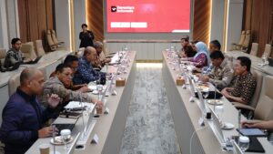 Pertemuan Menteri Perumahan dan Kawasan Permukiman (PKP) Maruarar Sirait bersama Danantara Indonesia di Jakarta, Jumat (19/6/2026). Pemerintah mempertahankan bunga FLPP lima persen sambil mempercepat berbagai program perumahan nasional strategis berkelanjutan. /PKP