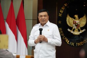 Menteri Koordinator Bidang Politik dan Keamanan (Menko Polkam) Jenderal TNI (Purn.) Djamari Chaniago memastikan penanganan kasus korupsi berjalan profesional, transparan, independen, dan sesuai aturan hukum berlaku. /Menko Polkam