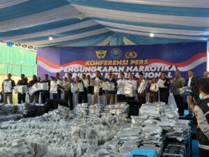 Barang bukti penyelundupan 3.371,4 kilogram atau sekitar 3,37 ton bunga/pucuk cannabinoid marijuana asal Thailand yang masuk melalui Pelabuhan Internasional Tanjung Priok. Sinergi Bea Cukai dan BNN berhasil menggagalkan penyelundupan ganja serta melindungi jutaan masyarakat Indonesia. /BJBC