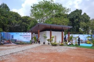 Pemerintah menggelar groundbreaking Hunian Terjangkau di Manggarai. Kementerian ATR/BPN dukung MBR lewat program sertipikasi tanah gratis. /BPN