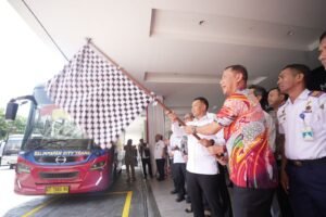Kemenhub meluncurkan zona pick up Bacitra dan layanan bus antarmoda Balikpapan-IKN di Pelabuhan Semayang dan Plaza Balikpapan untuk dukung konektivitas IKN. /Kemenhub