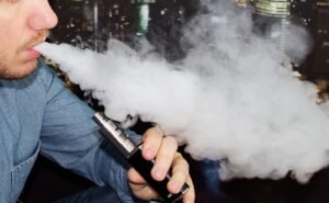 AKVINDO minta regulasi turunan UU Kesehatan berbasis data. Wacana larangan perisa vape dinilai berisiko picu pasar gelap dan ancam investasi. /Ecig Click - www.ecigclick.co.uk:.
