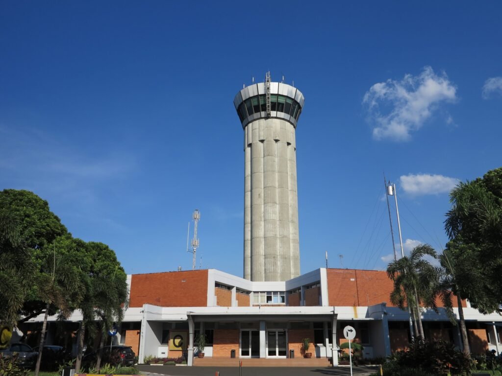 AirNav Indonesia resmi membuka kembali Bandara Radin Inten II dan 4 bandara lainnya usai terdampak abu vulkanik Gunung Anak Krakatau. Cek daftarnya. /AirNav