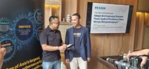Suryo Pratomo, Country Head, Ensign InfoSecurity Indonesia dan Adithya Nugraputra, Head of Consulting. Ensign InfoSecurity rilis Cyber Threat Landscape Report 2026. Model AI canggih terbukti memangkas biaya dan mempercepat serangan siber di Asia Pasifik. /Swaranusaco-Jaffry P. Prakoso