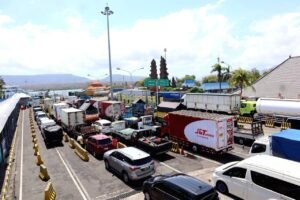 ASDP optimalkan 26 kapal dan atur pola operasi untuk urai antrean kendaraan di lintasan Ketapang–Gilimanuk. Keselamatan pelayaran tetap jadi prioritas utama. /ASDP