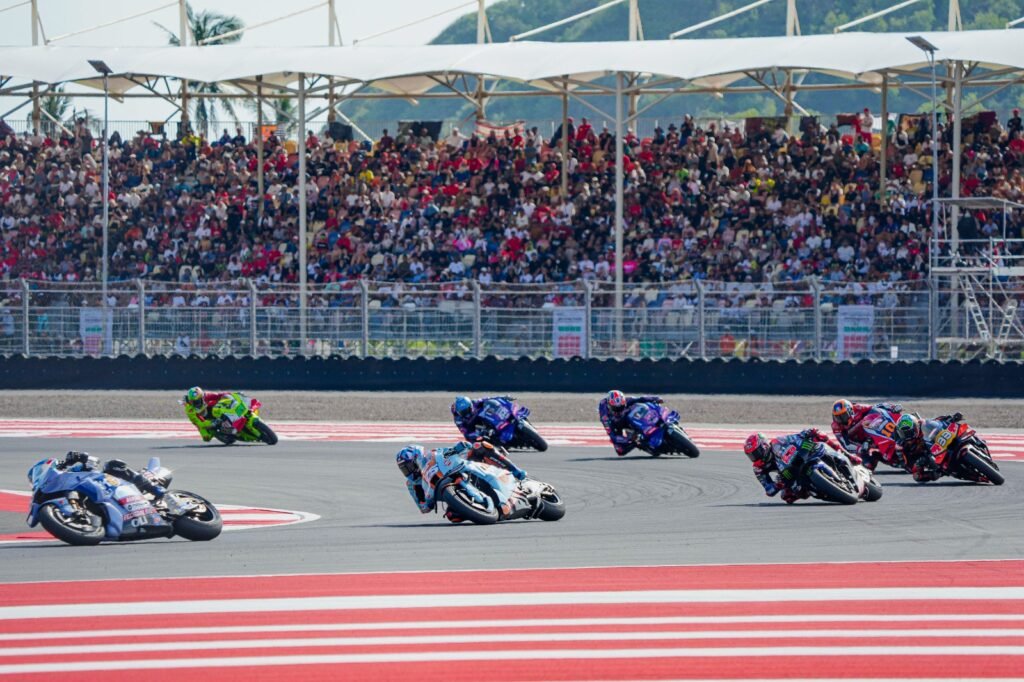 Indonesia kembali jadi tuan rumah MotoGP 2026 di Mandalika pada 9–11 Oktober. BRI dukung penuh lewat layanan perbankan dan pengelolaan sampah ramah lingkungan. /BRI