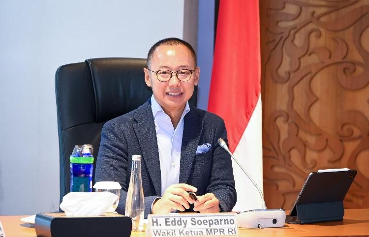 Anggota Komisi XII DPR sekaligus Wakil Ketua MPR Eddy Soeparno sebut kepastian hukum, konsistensi kebijakan, dan energi bersih adalah kunci jadikan Indonesia hub data center AI Asia. /MPR
