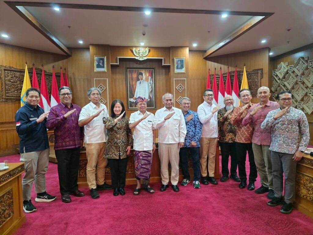 Rapat dengan Gubernur Bali di kantornya antara Kepala SKK Migas, Deputi EPMWK SKK migas, pimpinan tertinggi bp dan Inpex beserta Jajaran, serta akademisi dari ITS dalam rangka membahas percepatan pelaksanaan Seismik 2D & 3D sepanjang masing masing 285 km 2D dan 3650 km 3D. bp dan Inpex resmi eksplorasi migas di WK Agung I & II Bali dengan komitmen jutaan dolar. Langkah ini dinilai jadi angin segar ketahanan energi nasional. /SKK Migas