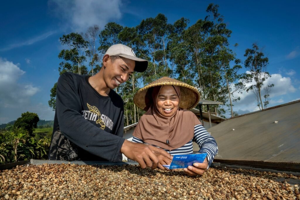 Global Finance nobatkan BRI sebagai Best Bank for Agriculture and Rural SMEs serta Best SME Bank in Indonesia 2027 berkat komitmen kuat pada ekonomi kerakyatan. /BRI